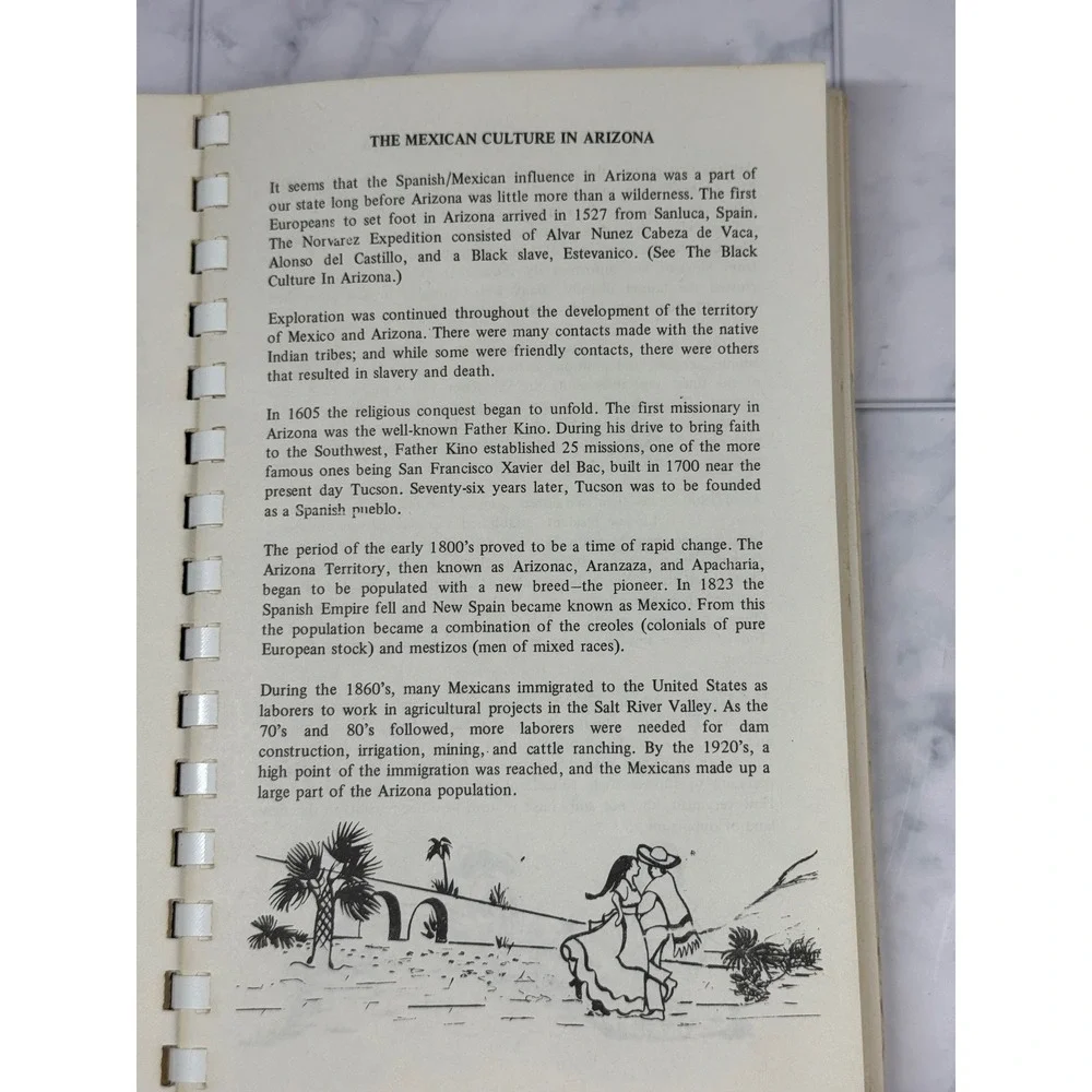 Arizona Living Through the Centuries 1976 Bicentennial Cookbook History Book